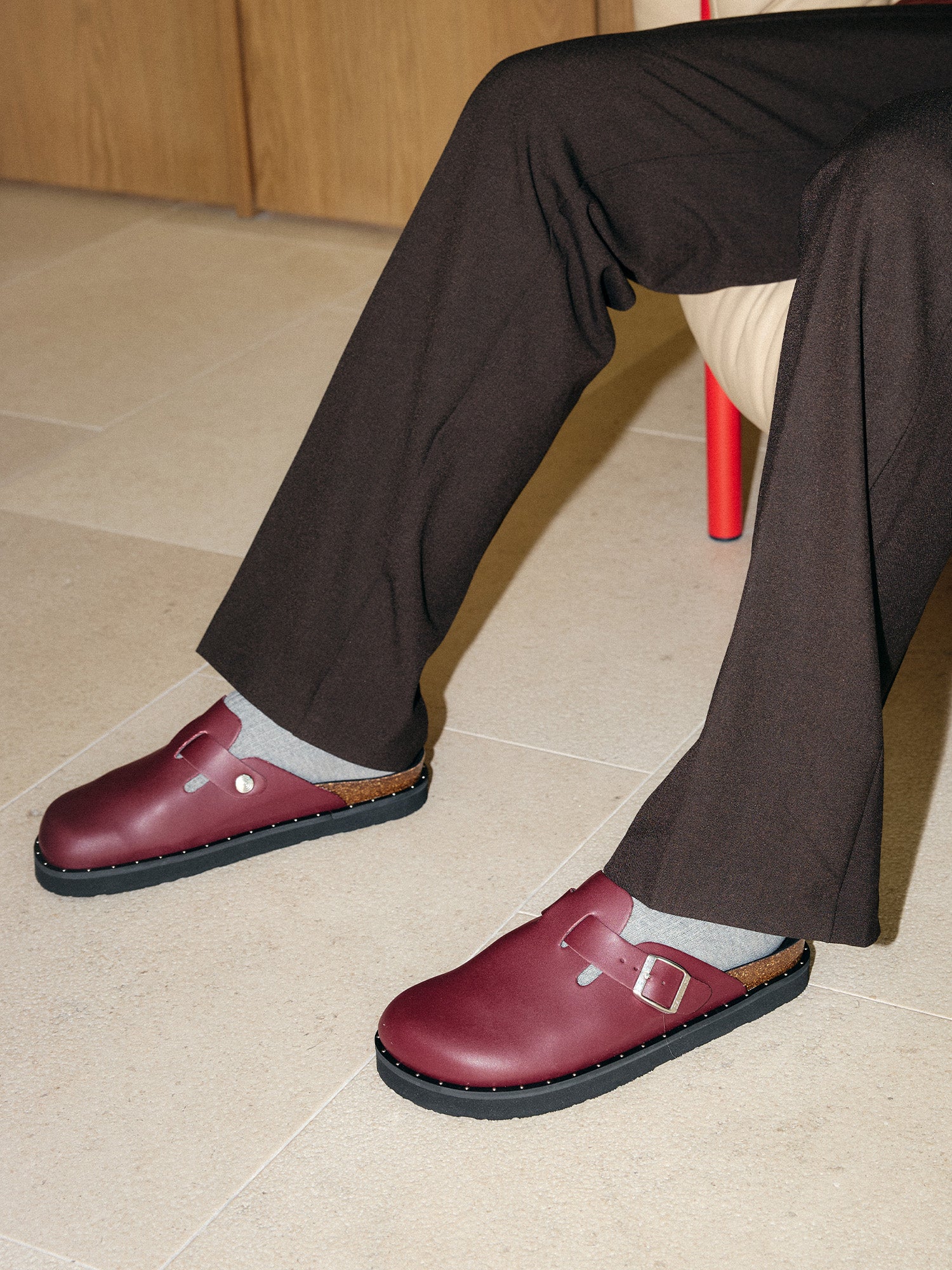 RIVA VEGAN STUDS BURGUNDY